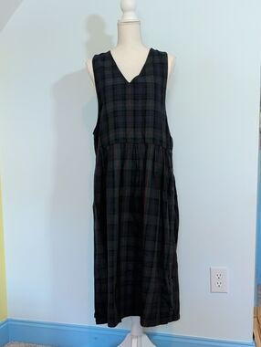 MIZZ LIZZ VINTAGE Plaid v-neck ankle length dress with button detail 80s 90s